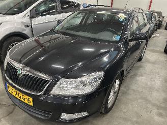 krockskadad bil auto Skoda Octavia 1.8 TSI Stationcar 2012/6
