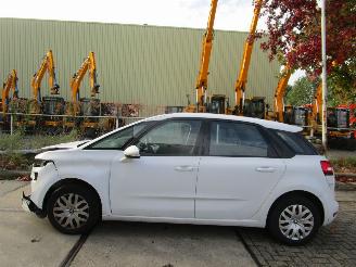 Vaurioauto  passenger cars Citroën C4-picasso 12 PT 96kw 6 bak 2015/7