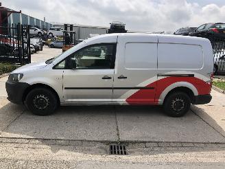 krockskadad bil bedrijf Volkswagen Caddy maxi 2.0TDI 81kW 4Motion 2x schuifdeur 2015/3