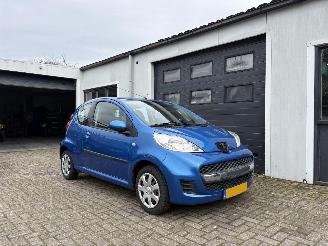 skadebil auto Peugeot 107 1.0-12V Urban Move 2010/1