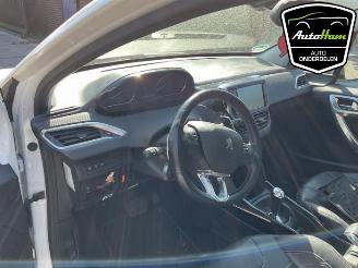 Peugeot 2008 2008 (CU), MPV, 2013 / 2019 1.2 Vti 12V PureTech 82 picture 16