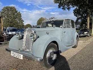 Triumph Renown 2 LITRE SALOON picture 1