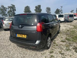 Peugeot 5008 1.6 HDiF Blue Lease 7p picture 25