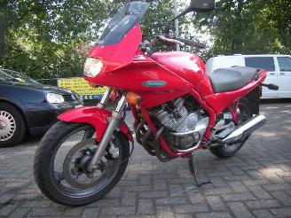 skadebil camper Yamaha XJ 6 Division 600 S DIVERSION IN ZEER NETTE STAAT !!! 1992/4