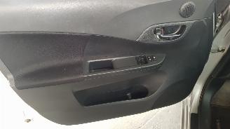 Toyota Verso S 1.3 VVT-I  AUT BENZ 5 DRS NAP.... picture 10