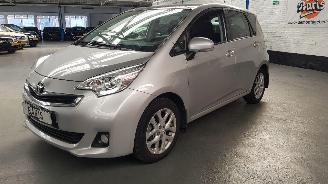 Toyota Verso S 1.3 VVT-I  AUT BENZ 5 DRS NAP.... picture 3