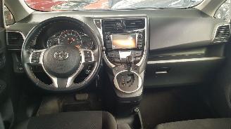 Toyota Verso S 1.3 VVT-I  AUT BENZ 5 DRS NAP.... picture 8