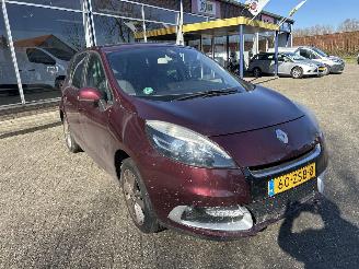 uszkodzony samochody osobowe Renault Scenic 1.2 TCE COLLECTION 2013/1