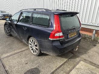 Vaurioauto  passenger cars Volvo V-70 2.0 D3  Dynamic Edition 2015/12