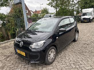 krockskadad bil auto Volkswagen Up! 1.0 EASY UP 2013/10