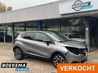 Vaurioauto  passenger cars Renault Captur 1.5 DCI Dynamique Leder Navi Climate PDC 2014/7