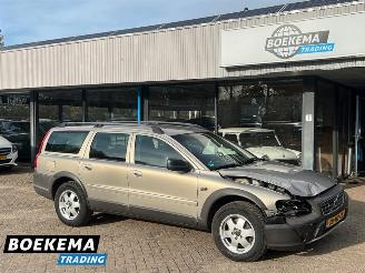 Vaurioauto  passenger cars Volvo Xc-70 2.4 T Comfort Line 200 PK Leder Airco Cruise Trekh. 2002/1
