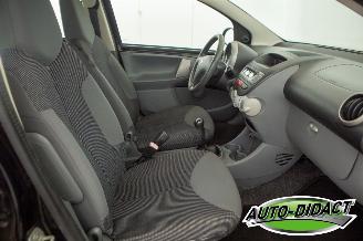 Peugeot 107 1.0-12V XS Airco picture 14