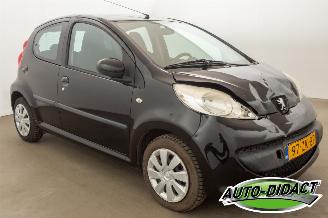 Peugeot 107 1.0-12V XS Airco picture 2