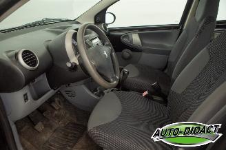 Peugeot 107 1.0-12V XS Airco picture 19