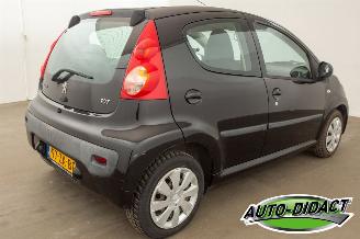 Peugeot 107 1.0-12V XS Airco picture 4