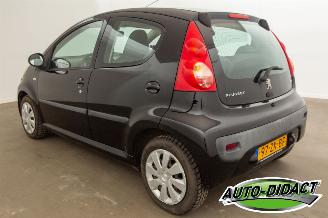 Peugeot 107 1.0-12V XS Airco picture 3