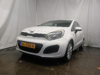Vaurioauto  passenger cars Kia Rio Rio III (UB) Hatchback 1.4 CVVT 16V (G4FA) [80kW]  (09-2011/12-2017) 2011/9