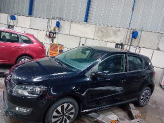 Dezmembrări autoturisme Volkswagen Polo Polo V (6R) Hatchback 1.2 TDI 12V BlueMotion (CFWA(Euro 5)) [55kW]  (1=
0-2009/05-2014) 2013/12