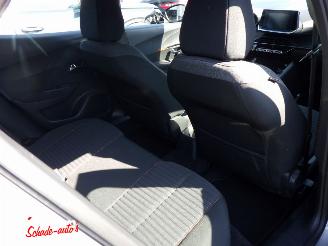 Peugeot 2008 1.2 PureTech Active 101pk picture 8