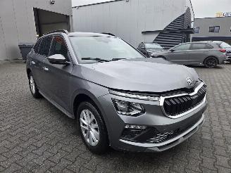 krockskadad bil auto Skoda Kamiq AUTOMAAT / PANO / NAVI / CAMERA / STOELVERW 2025/3