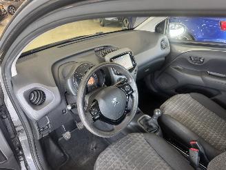 Peugeot 108 1.0 e-Active AIRCO Euro6 picture 14
