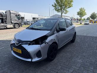 Toyota Yaris 51Kw Aspiration Bi-Tone AIRCO picture 7