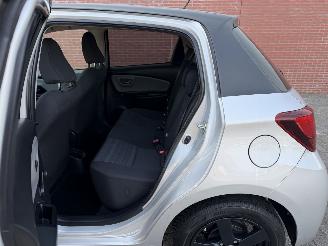 Toyota Yaris 51Kw Aspiration Bi-Tone AIRCO picture 13