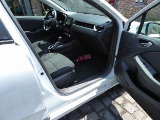 Renault Clio Business Edition E Tech Hybrid picture 6