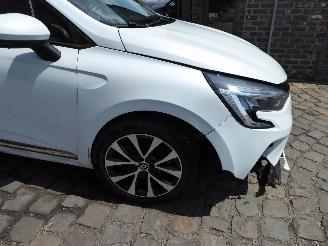 Renault Clio Business Edition E Tech Hybrid picture 5