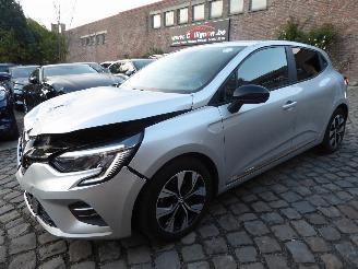 Voiture accidenté Renault Clio V Evolution 2023/3