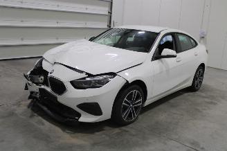 damaged passenger cars BMW 2-serie 218 2021/5
