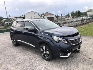 uszkodzony samochody osobowe Peugeot 5008 5008  II   1.2 2019/7