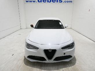 Vaurioauto  passenger cars Alfa Romeo Giulia 2.2D SUPER 2018/7