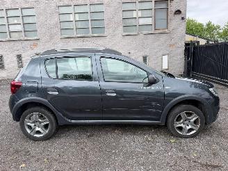 Vaurioauto  passenger cars Dacia Sandero 0.9 2018/6