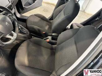 Peugeot 208  picture 15
