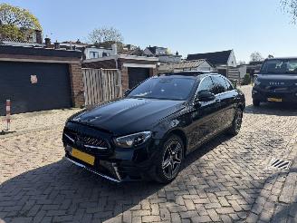 Vaurioauto  passenger cars Mercedes E-klasse 300de 4 Matic AMG PANO 2020/1
